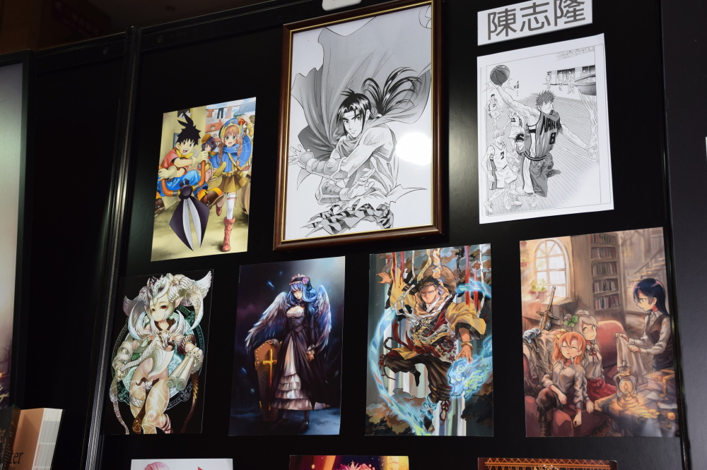 Comic artist demonstrating live drawing